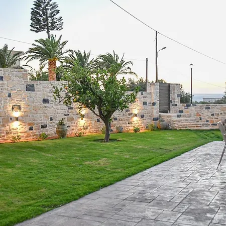Paul's Vila